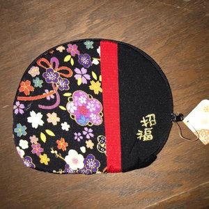 Small hand bag or makeup bag